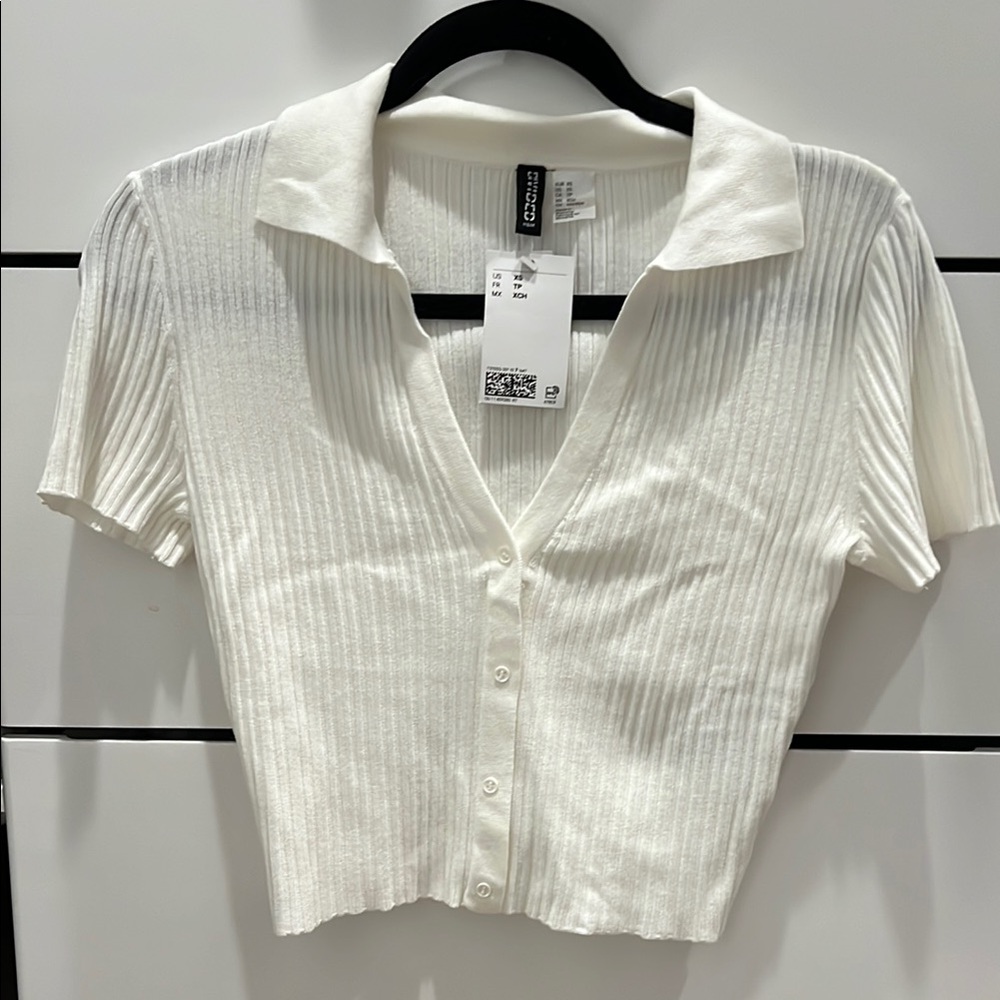 H&M Cream Ribbed Crop Button Down Shirt
